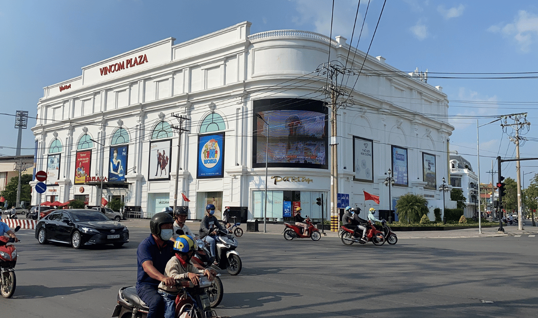 Dự án Ecopark Long An nằm gần các trung tâm thương mại nào? 7 Vincom Plaza Tân An